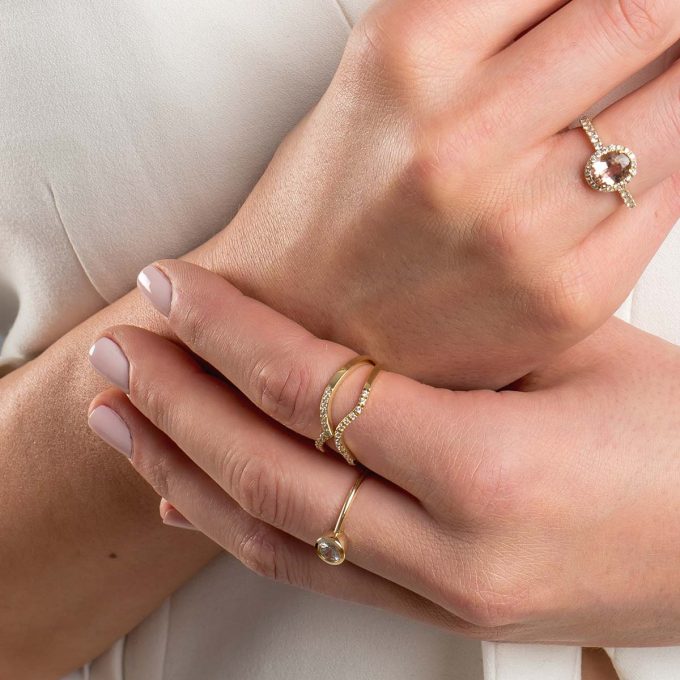 Diamond_stackable_ring_on_model