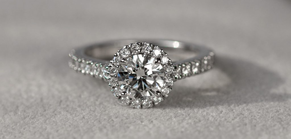 Cubic Zirconia vs Diamonds