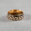 Animal_pattern_ring_Giraffe_detail