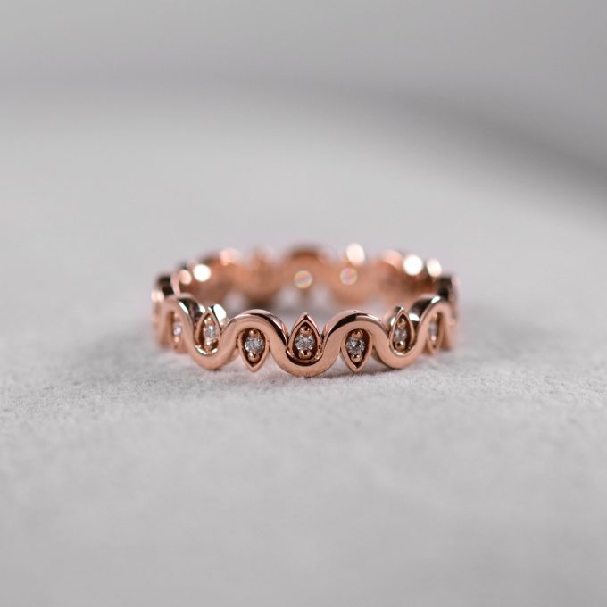 Waves_diamond_ring_detail
