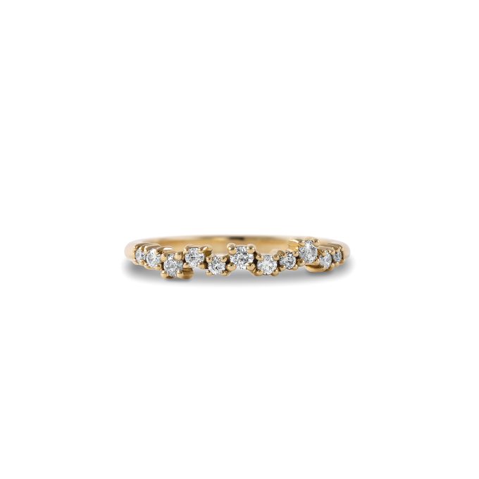 Scattered_half_eternity_diamond_ring_yellow_gold
