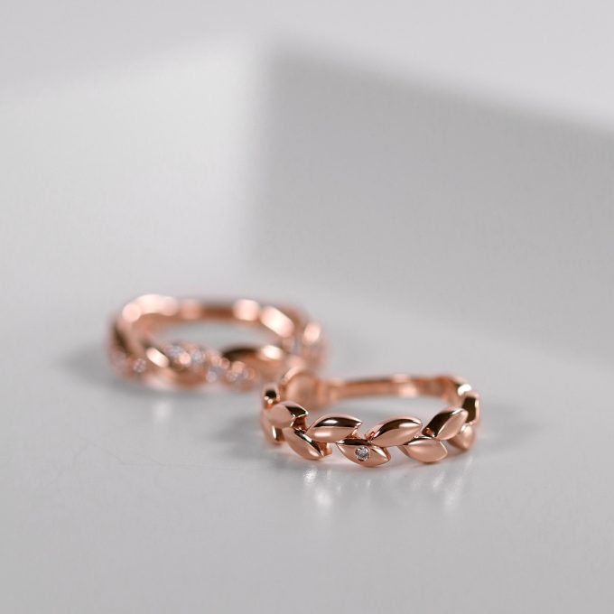 Leafy_ring_with_single_flush_diamond_detail