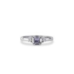 Lavander_sapphire_diamond_ring_white_gold