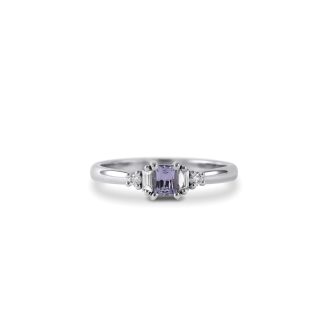 Lavander_sapphire_diamond_ring_white_gold