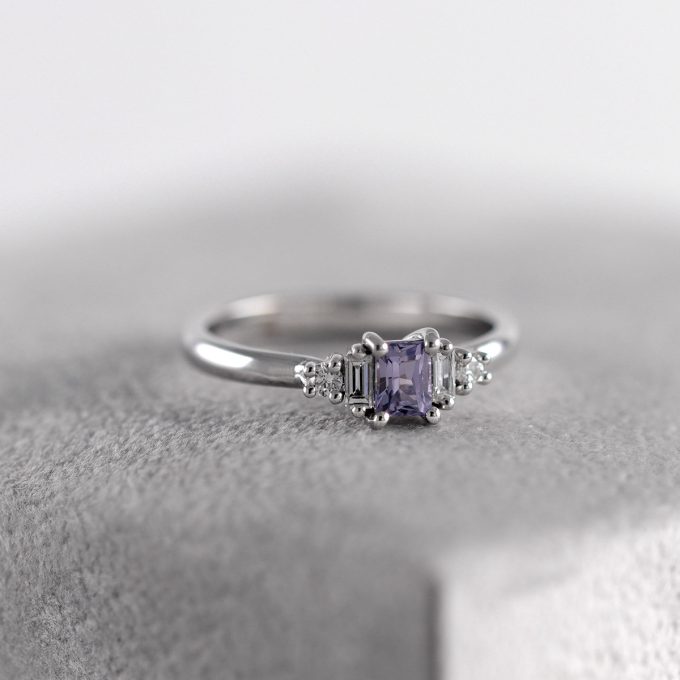 Lavander_sapphire_diamond_ring_detail