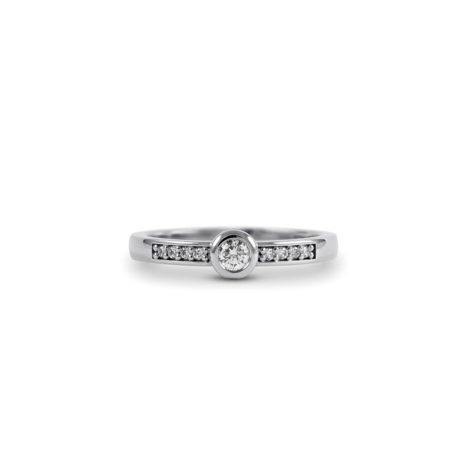 Bezel_diamond_engagement_ring_white_gold