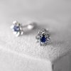 Uhani_cvet_s_safirjem_detajli Sapphire_Flower_Earrings_details