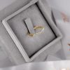 Porocni_prstan_Half_eternity_z_0.11ct_diamanti_detajl Half_eternity_wedding_ring_with_0.11ct_diamonds_detail