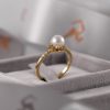 Pearl_and_diamond_flower_ring_detail