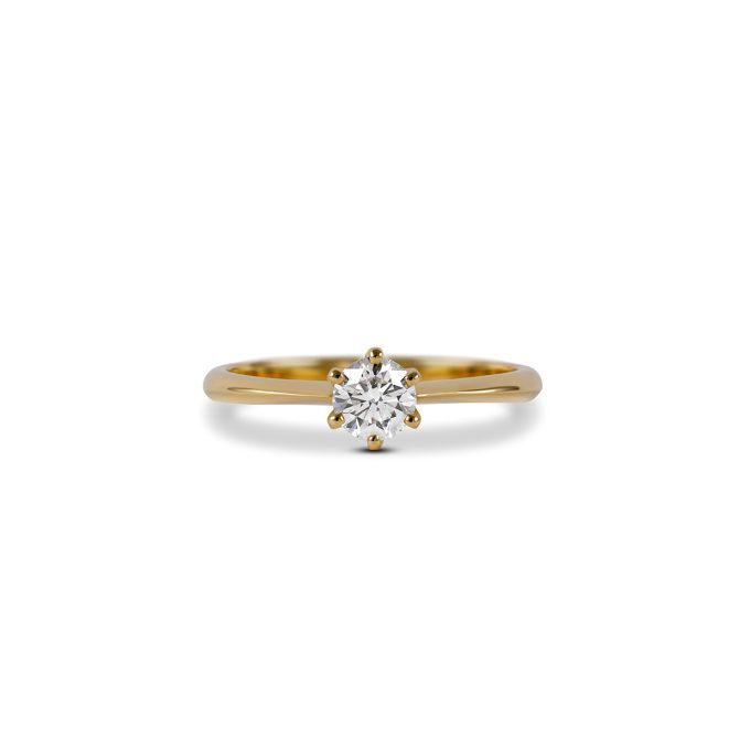 Klasicni_Solitaire_diamantni_zarocni_prstan_rumeno_zlato Classic_diamond_engagement_ring_Solitaire_yellow_gold