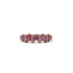 Scattered_pink_sapphire_ring_rose_gold
