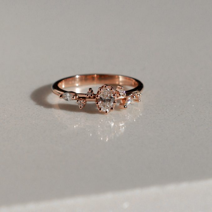 Nature_inspired_Oval_diamond_ring_detail
