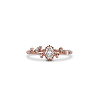 Nature_inspired_Oval_diamond_ring_rose_gold