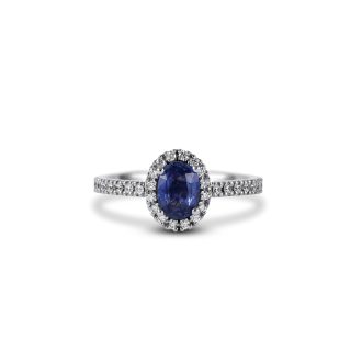 Oval_Sapphire_halo_Engagement_ring_white_gold