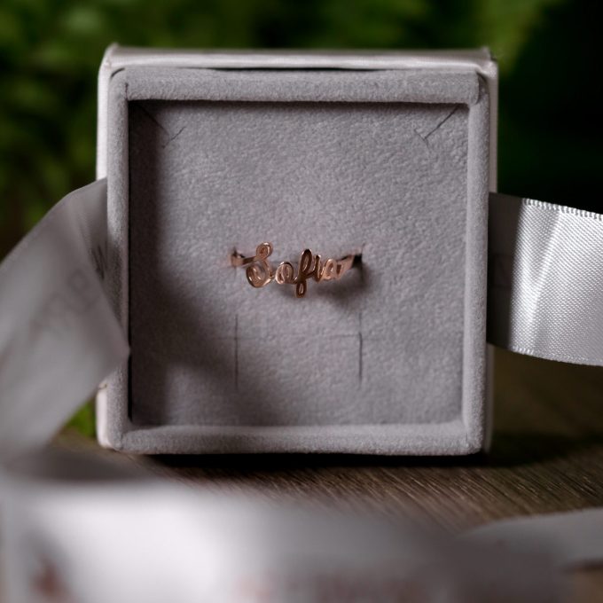 Name_ring_rose_gold_in_box