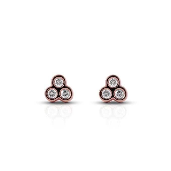 Uhani_diamantni_tris_roza_zlato Three_diamond_bezel_earrings_rose_gold