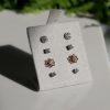 Diamond_earrings_solitaire_detail