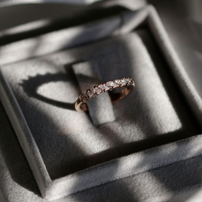 Half_eternity_marquise_diamonds_wedding_ring_details