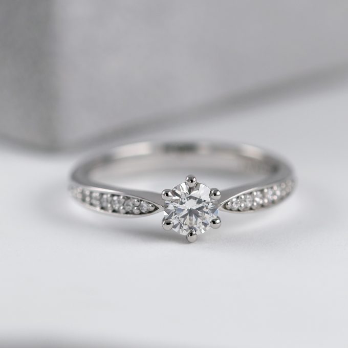 Engagement_ring_Diamond_Dream_detail