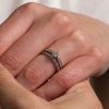 Engagement_ring_Diamond_Dream_on_hand