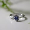 Sapphire_engagement_ring_Diamond_halo