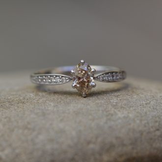 Champagne_oval_diamond_engagement_ring_detail