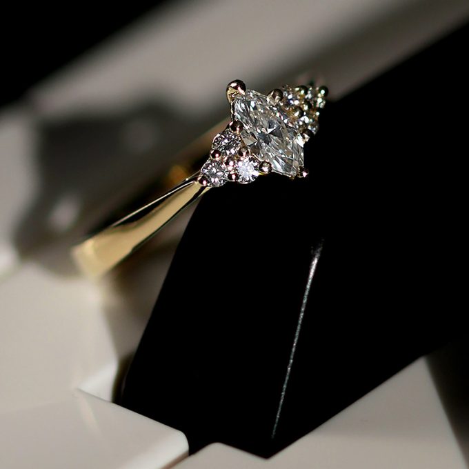 Marquise_diamond_engagement_ring_detail
