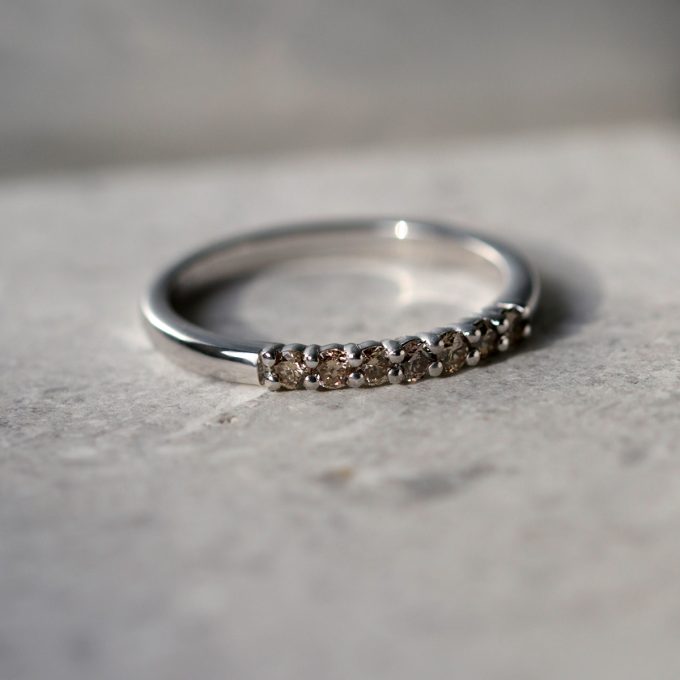 Champagne_diamond_half_eternity_ring_detail