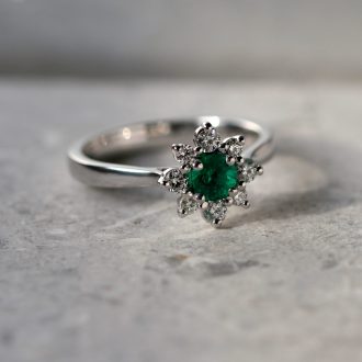 Snowflake_emerald_engagement_ring_detail