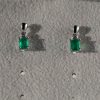 Emerald_and_diamond_earrings_details