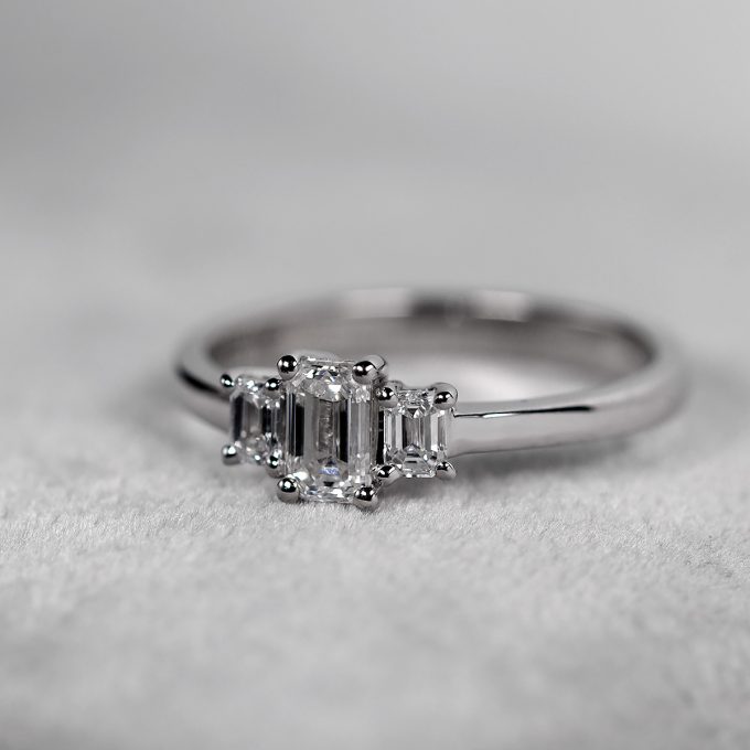 Zarocni_prstan_trilogy_diamond_detajl